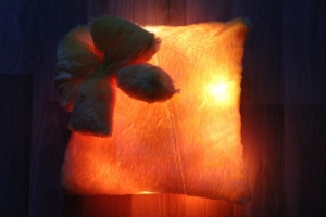 Светящаяся подушка Гламур с бантиком
