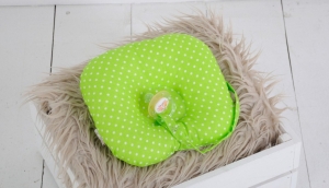 Детская подушка для новорожденных с держателем Green