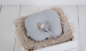 Детская подушка для новорожденных с держателем Grey