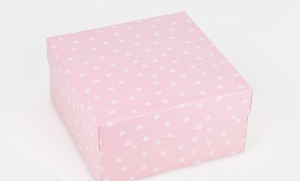 Подарочная коробка Розовое Сердце 20х20х10 см