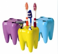 Подставка для зубных щеток в виде зубок