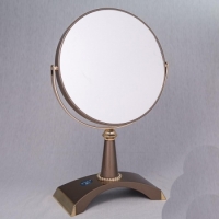Косметическое зеркало мелисса