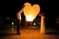 Небесный фонарик в форме сердца