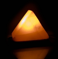 Соляная лампа треугольная
