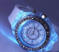 Женские классические часы Geneva Light