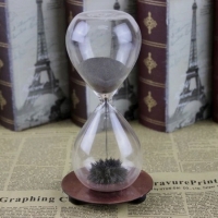 Декоративные стеклянные часы Dance the hourglass