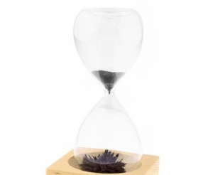 Фото Декоративные стеклянные часы Magnet Hourglass